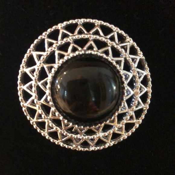 Vintage Sarah Coventry Round Silver-tone Black Brooch   BJ99 - Picture 1 of 4